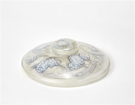 René Lalique (Ay 1860 - Parigi 1945)Calamaio modello "Mures". Esecuzione...