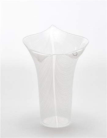 Tyra Lundgren (Stoccolma 1897 - 1979)Vaso modello "Calla". Venini, Murano,...