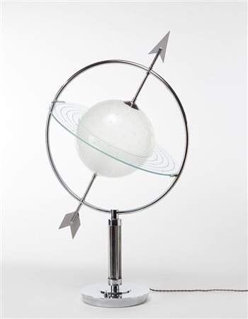 Lampada da tavolo in metallo nichelato con diffusore a due calotte...