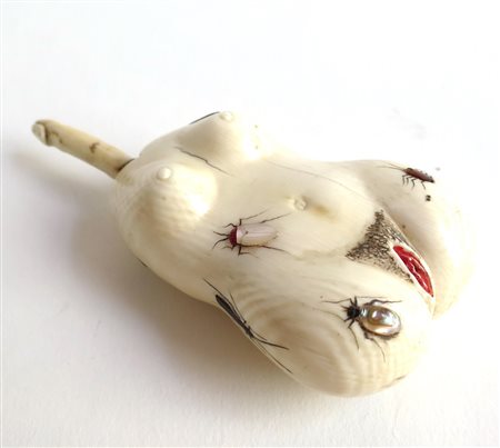 SHIBAYAMA Sesso femminile - Firmato - cm 8.5 x 4 - sec XIX - Meji