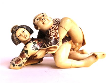 STATUA In avorio "Scena erotica" - cm 10.5 x 5.5 - Japan