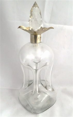 BOTTIGLIA Porta liquote in cristallo e argento. Londra 1902 h: cm 27