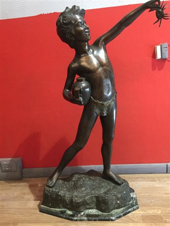 GIOCANNI DE MARTINO Fusione in bronzo brunito raffigurante "Sorpresa" - cm...