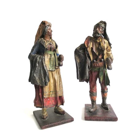 COPPIA DI FIGURE cartapesta policroma h.cm 25 Napoli XIX sec.
