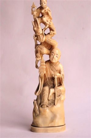 GRUPPO Gruppo in avorio H: c m 23 Cina