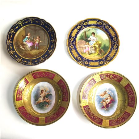 QUATTRO PIATTI coppia di piatti decorati Diametro cm 24,5 un piatto Vienna...