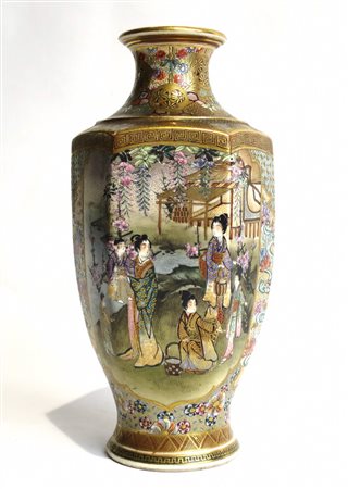 SATZUMA Vaso in porcellana con decorei: h. cm 21,7 Giappone