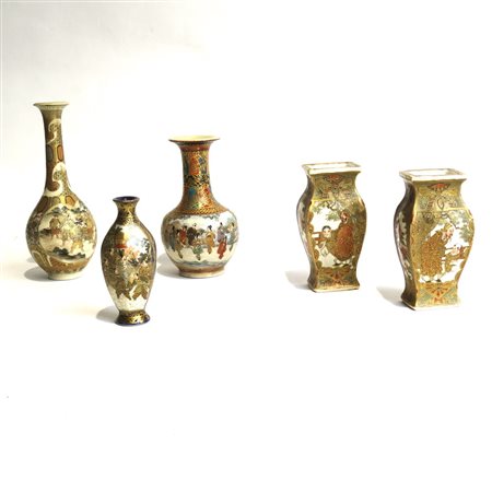 CINQUE VASETTI Vasetti in porcellana h: cm 9,5 - 9,5 - 15 - 11,5 - 8,5 Giappone