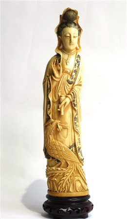SCULTURA Scultura in avorio "figura femminile" H. cm 31,5 Cina