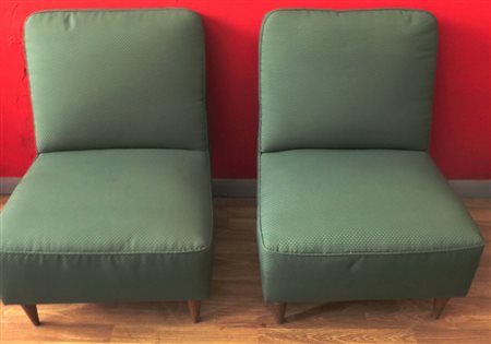 COPPIA DI POLTRONE Coppia di poltrone imbottite alla seduta e allo schienale....