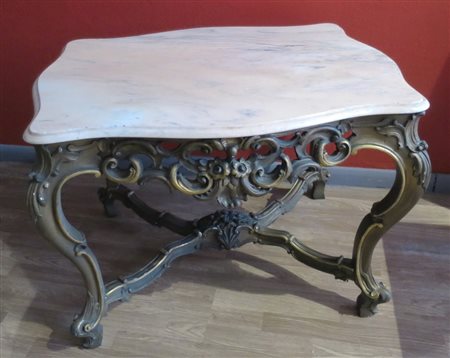 TAVOLO Tavolo in legno di tiglio lumeggiato oro - piano in marmo rosa...