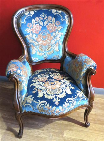 POLTRONA Poltrona in legno di noce con seduta e schienale imbottiti - Luigi...