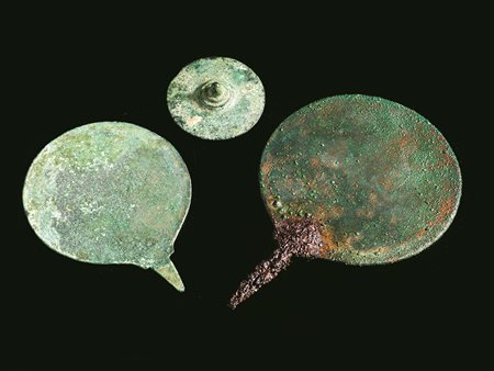 DUE SPECCHI ETRUSCHI DATAZIONE: IV-III sec. a. C. MATERIA E TECNICA: bronzo...