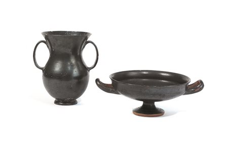 KYLIX E ANFORETTA A VERNICE NERA Forma Morel 4222a e 3454b DATAZIONE: V-IV...