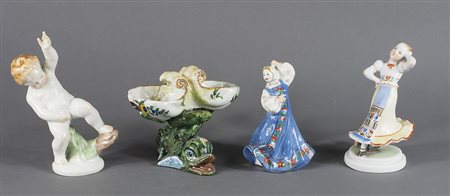 Lotto di vari oggetti in ceramica e porcellana policroma. Misure diverse.