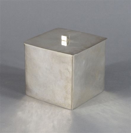 Brandimarte: scatola a forma di cubo in argento con coperchio. cm. 12x11x11....