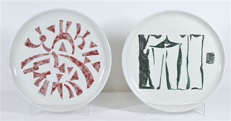 Ugo Carà Trieste 1908-2005 Lotto di 2 piatti dipinti dall'Arista. Diam. cm. 40.