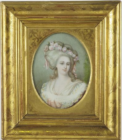 Miniatura dipinta raffigurante gentildonna, entro cornice in legno dorato...