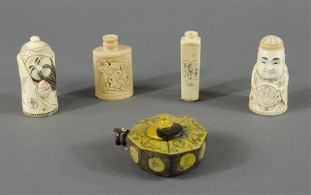 Lotto di 5 oggetti tra cui 4 snuff bottles.