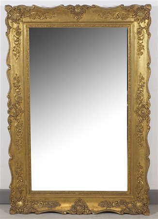Specchiera rettangolare dorata. cm. 98x67.