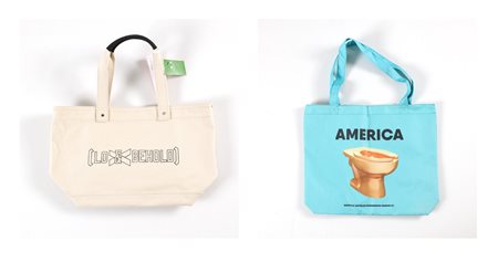 ARTISTI VARI Lotto composto da n.2 shopping bag. Tessuto. Cm 47,00 x 37,00....