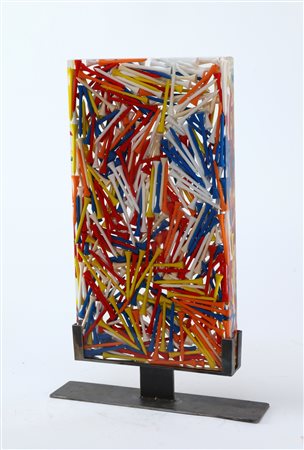 ARMAN FERNANDEZ (1928 - 2005) Senza titolo. 2003. Inclusione in plexiglass....