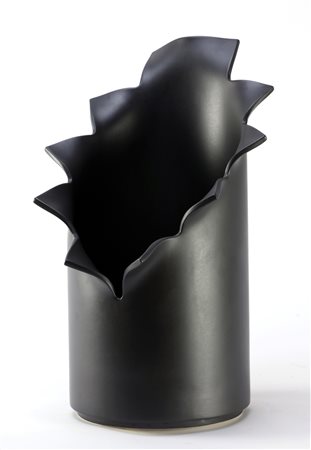 MINOLI PAOLO (1942 - 2004) Senza titolo. Metallo. Cm 33,00 x 52,00 x 28,00....