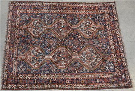 Tappeto Shiraz, Persia fine secolo XIX Disegno a file di medaglioni con fondo...