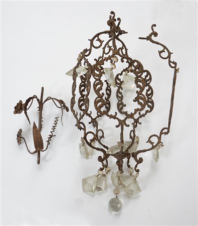 Struttura per lampadario da portico in metallo con pendagli in cristallo...