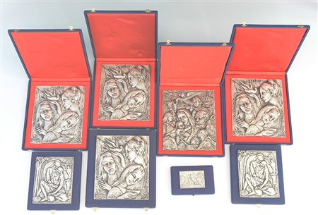 Lotto composto da otto placche in argento raffiguranti bassorilievi. Italia,...