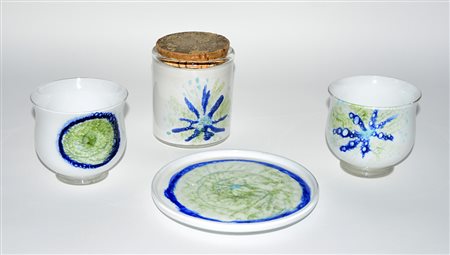 Manifattura di Murano. Venini servizio da tavolo in vetro lattimo decorato...