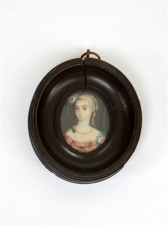 Scuola inizio secolo XIX "Ritratto di Gentildonna" miniatura ovale su avorio...