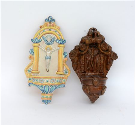 Manifattura dell'Italia meridionale, due acquasantiere in terracotta...