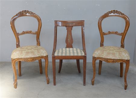 Lotto composto da una sedia a "gondola" e due sedie Luigi Filippo, di legni...