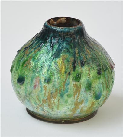 Robert Sarlandie Vasetto bulbiforme in rame smaltato a colature policrome....