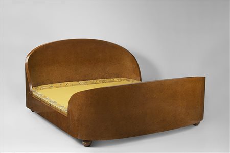 Letto di gusto déco francese in legno massello impiallacciato in radica di...