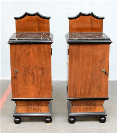 Coppia di comodini déco di gusto barocchetto ispirata agli stilemi di Piero...