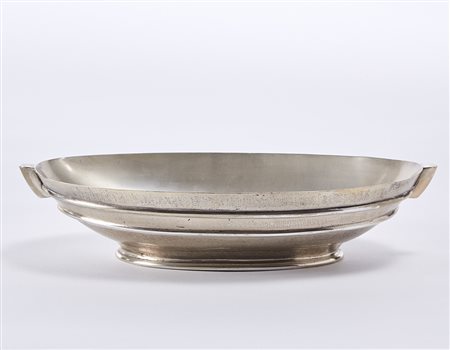 F. Chiappe Bacile déco con due piccoli manici in argento martellinato e...