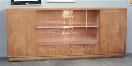 Guglielmo Ulrich (Milano 1904 - 1977) (Attribuito) Credenza impiallacciata in...