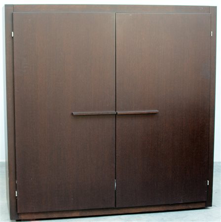 Lema Madia. Italia, 2007. Legno impiallacciato effetto Wenge scuro, ripiani...