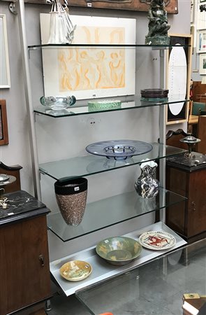 Libreria con ripiani in cristallo e alluminio anodizzato, montanti in...