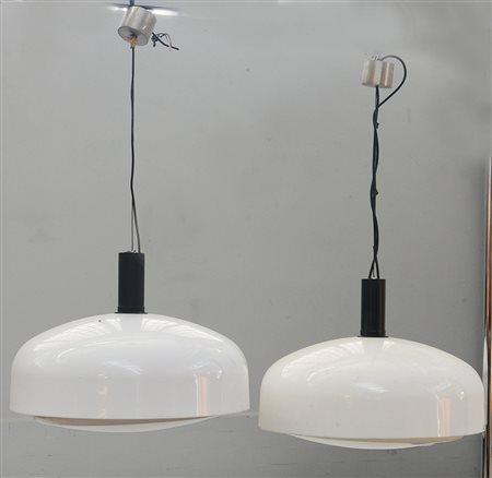 Kartell Coppia di lampade a sospensione modello "KD62". Milano, anni '60....