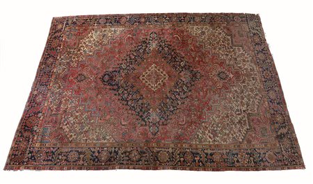 Tappeto Heritz, Persia sec. XX Disegno a medaglione romboidale bianco rosso e...