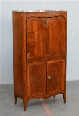 Secretaire in noce a due sportelli e calatoia celante vani a giorno e quattro...