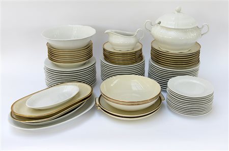 Manifatture tedesche, lotto composto da un servizio da tavola per dodici...