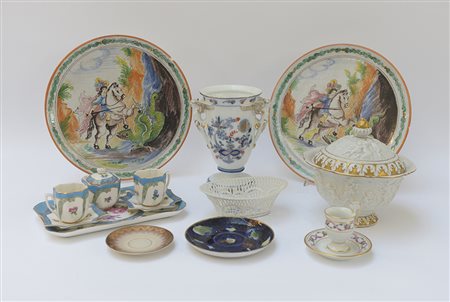 Cartone contenente alcuni oggetti in ceramica per usi differenti (difetti)