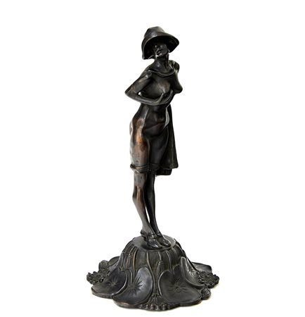 Ignoto "Figura femminile" scultura in bronzo (h. cm 34) Poggiante su base non...