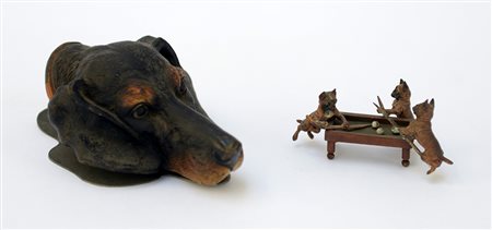 Manifatture diverse. Lotto composto da un fermacarte in metallo smaltato a...