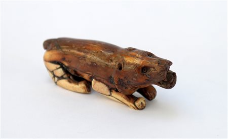 Arte del secolo XIX "Leone" scultura in avorio (h. cm 11) (difetti)