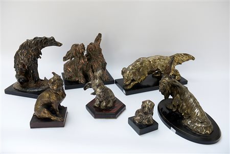 Lotto composto da sette sculture raffiguranti animali in lamina d'argento, su...